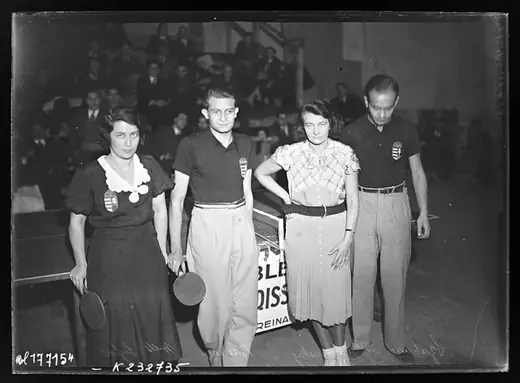 Victor Barna (segundo por la izquierda) con Sipos, Mednyánszky y Szabados
